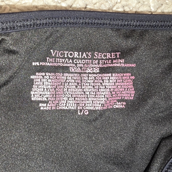 Victorias Secret Bombshell Bikini (34C) - Picture 4 of 8